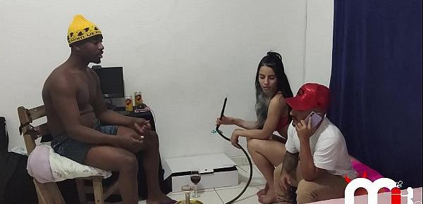  (Desejos de Gravida) Recebi o convite do Pistolinha Ator para furar a quarentena e ir foder com o negro dotado e sua esposa. ( Casal Porra Loka * Jeferson Dotadoo * Pistolinha Ator * Anshell Bi )